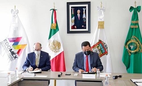 Firman convenio de colaboración Secretario de Educación, Gerardo Monroy Serrano, y el Rector de la UAEM, Carlos Eduardo Barrera Díaz.